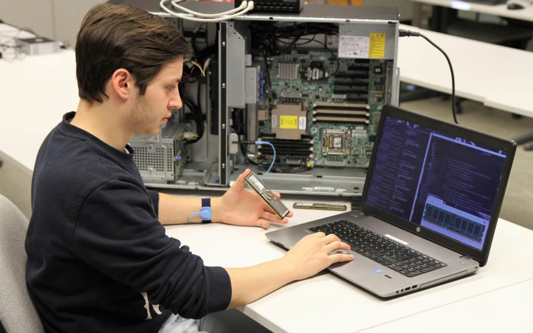 In­for­ma­ti­ci­en-ne CFC